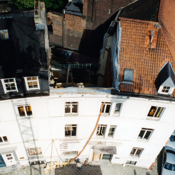 Pierre De Doncker - rénovations - Place des Barricades - façade